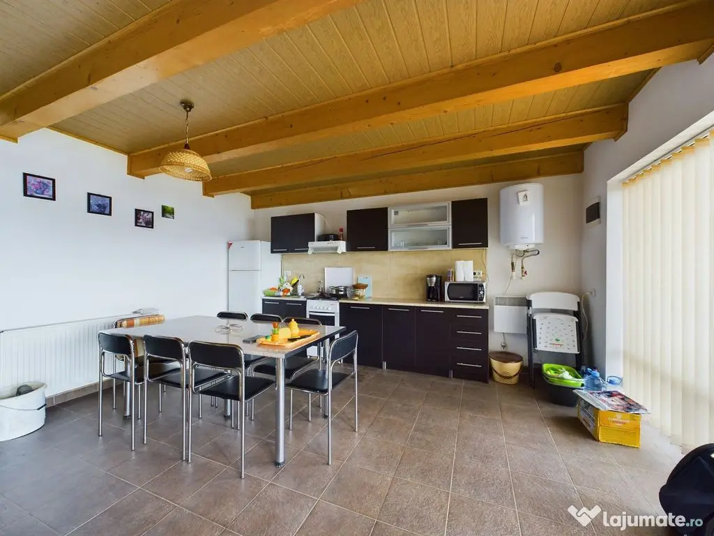 Casa de vacanță lângă lacul Surduc!