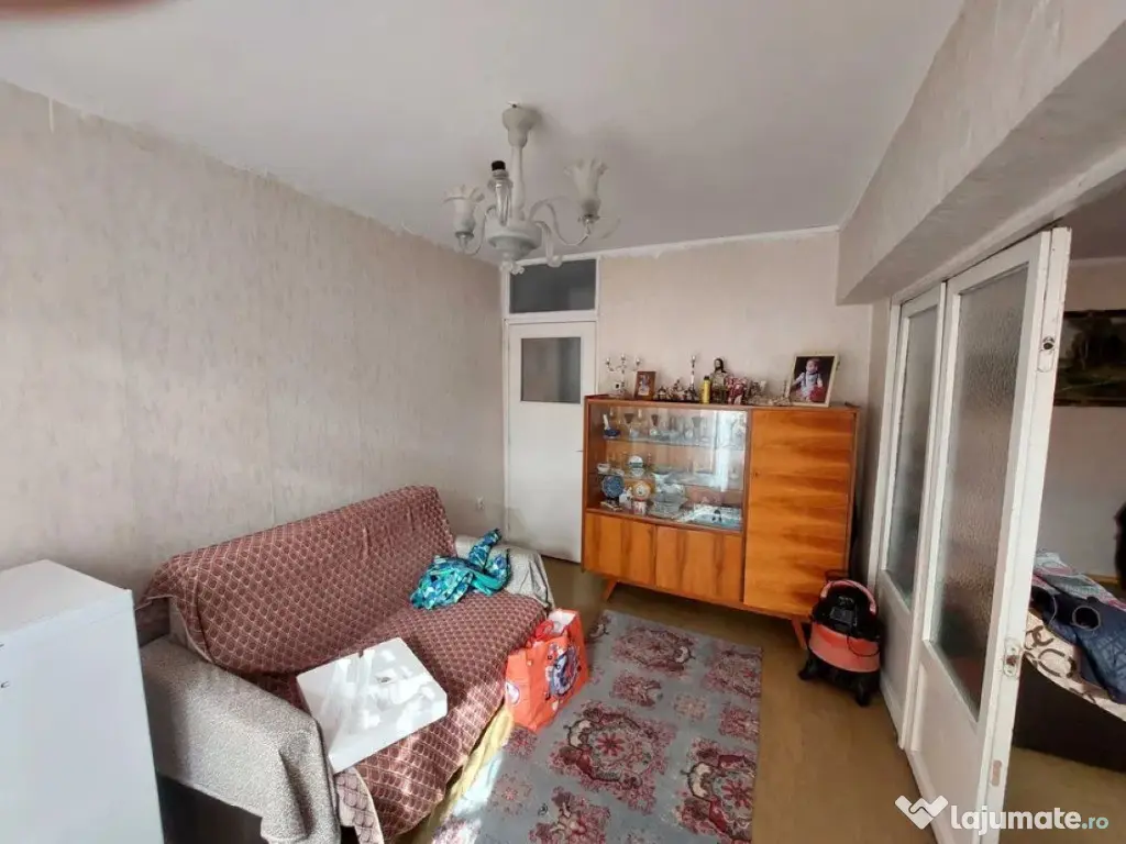 Apartament cu 4 camere in Micro 17