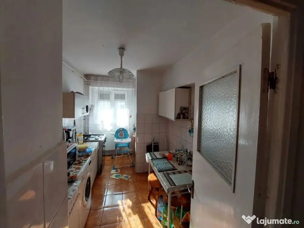 Apartament cu 4 camere in Micro 17