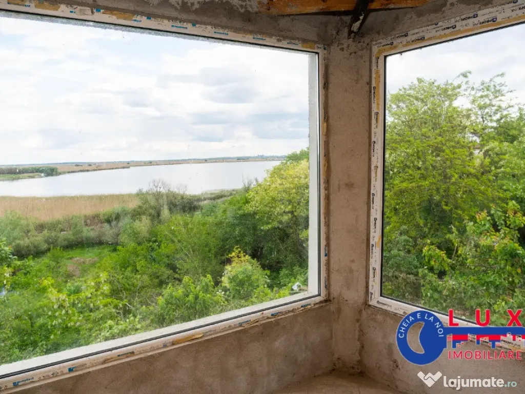 ID 6689 EXCLUSIVITATE Casă cu vedere la Lacul Somova!