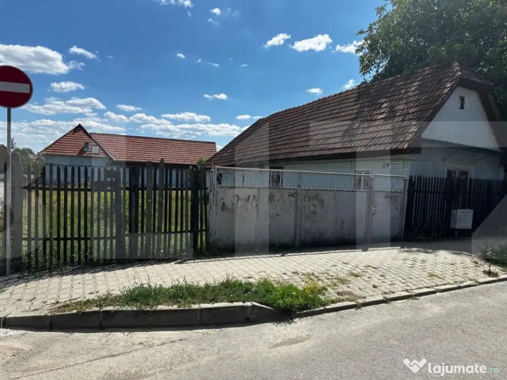 Teren intravilan, de vanzare, 680 mp cu casă demolabilă, z