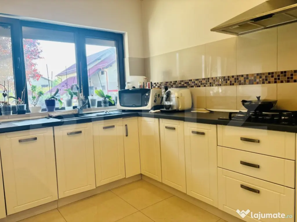 Duplex complet mobilat, cu grădină spațioasă în Dumbrav