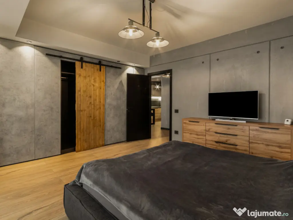 Mamaia Central 2 camere lux 94 mp parcare inclusă vedere su