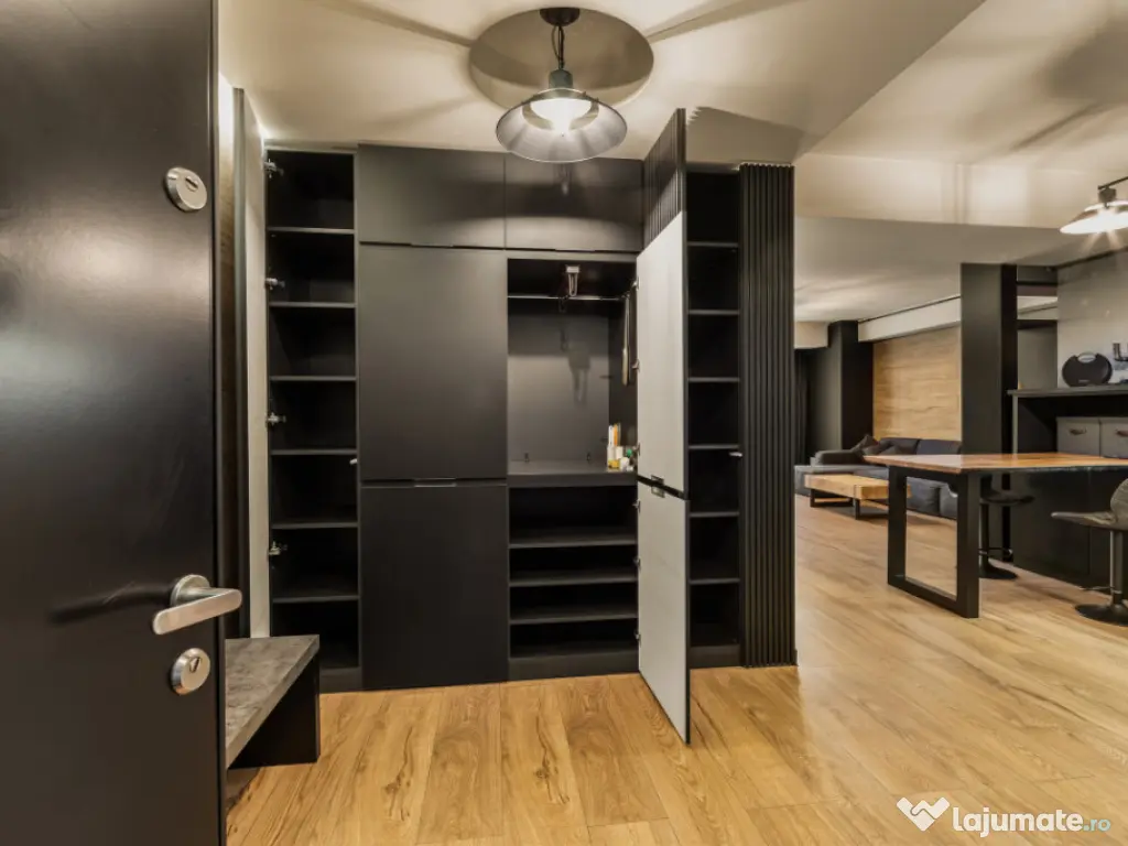 Mamaia Central 2 camere lux 94 mp parcare inclusă vedere su