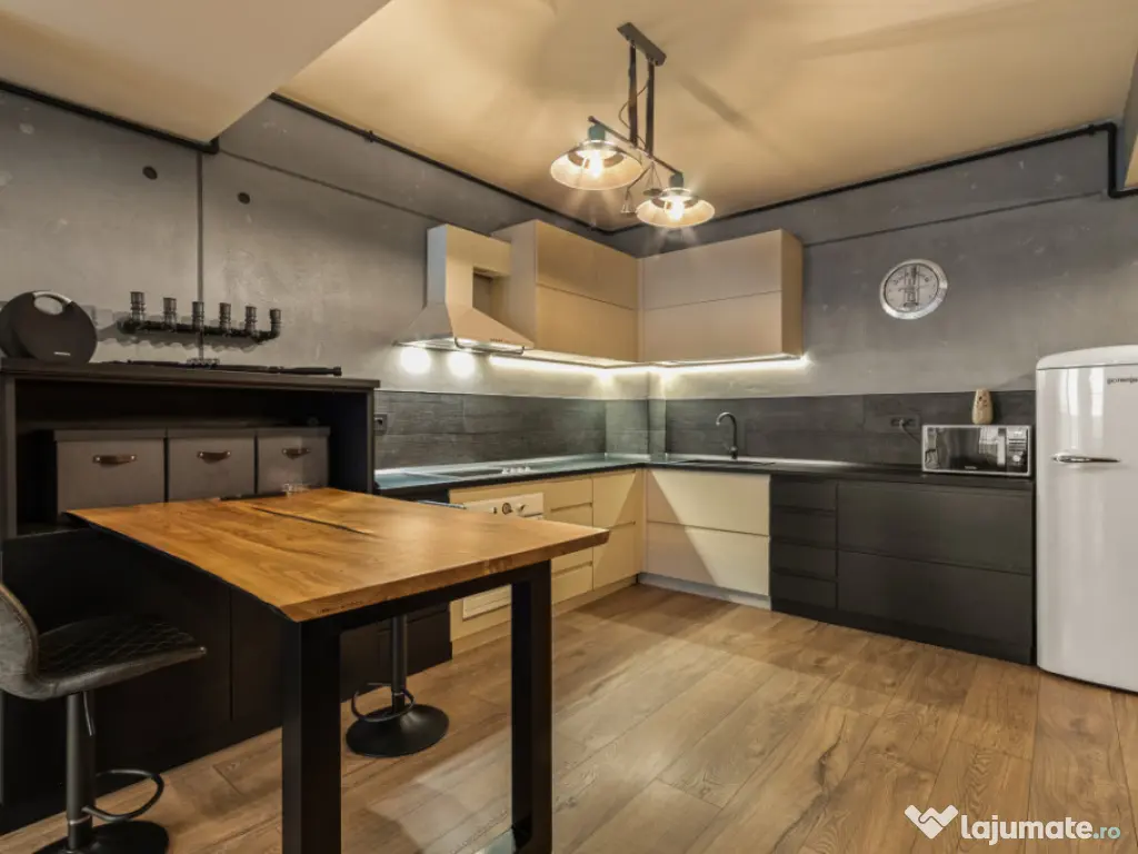 Mamaia Central 2 camere lux 94 mp parcare inclusă vedere su