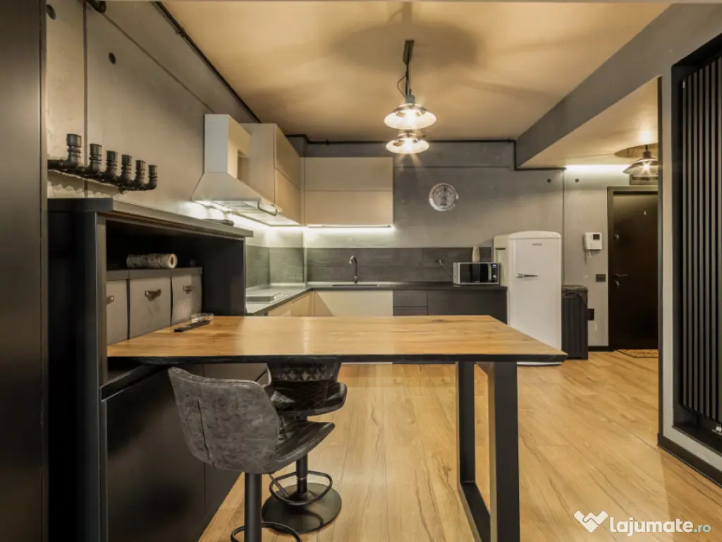 Mamaia Central 2 camere lux 94 mp parcare inclusă vedere su