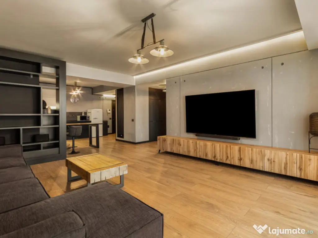 Mamaia Central 2 camere lux 94 mp parcare inclusă vedere su