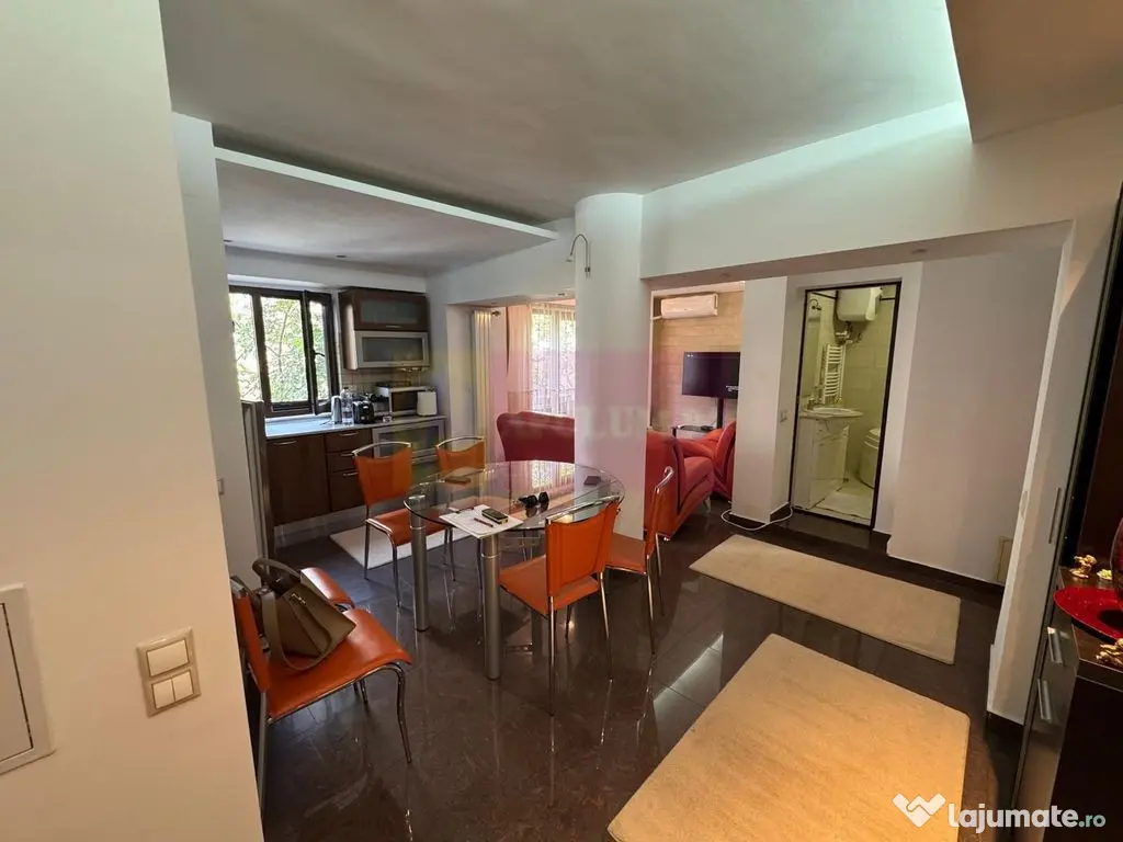 Vanzare apartament de 3 camere in zona Unirii-Goga 