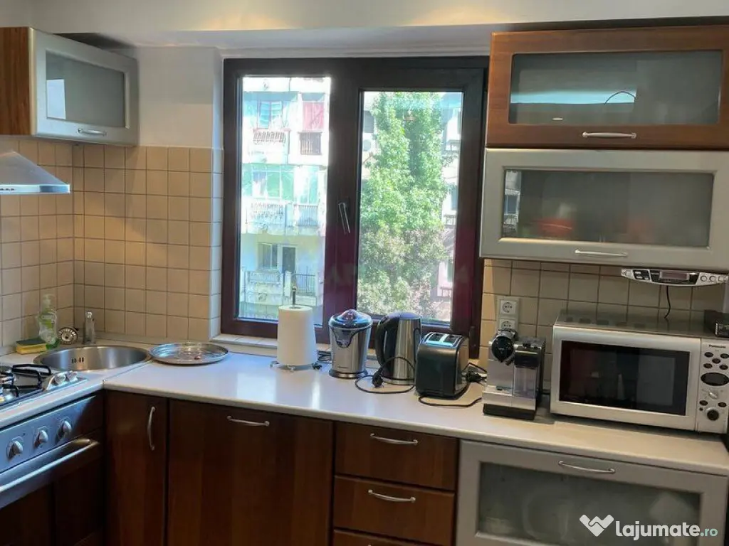 Vanzare apartament de 3 camere in zona Unirii-Goga 