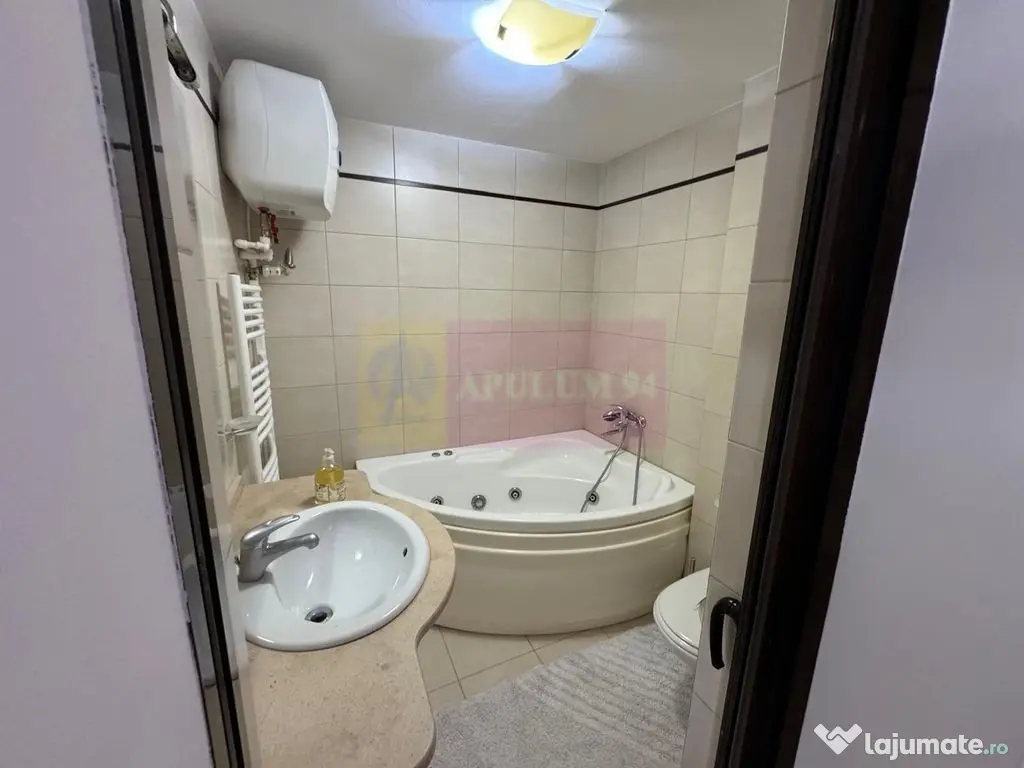 Vanzare apartament de 3 camere in zona Unirii-Goga 