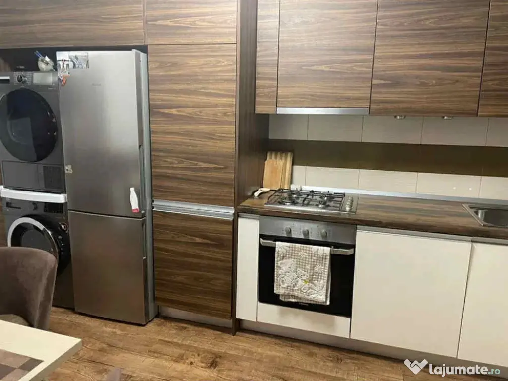 Apartament 3 camere, decomandat - zona Vlahuta