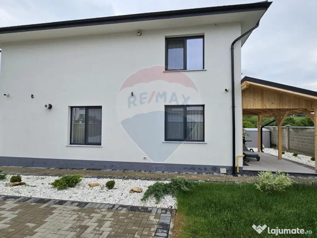 Vilă de lux cu 5 camere de vânzare in Ipotesti, Suceava 