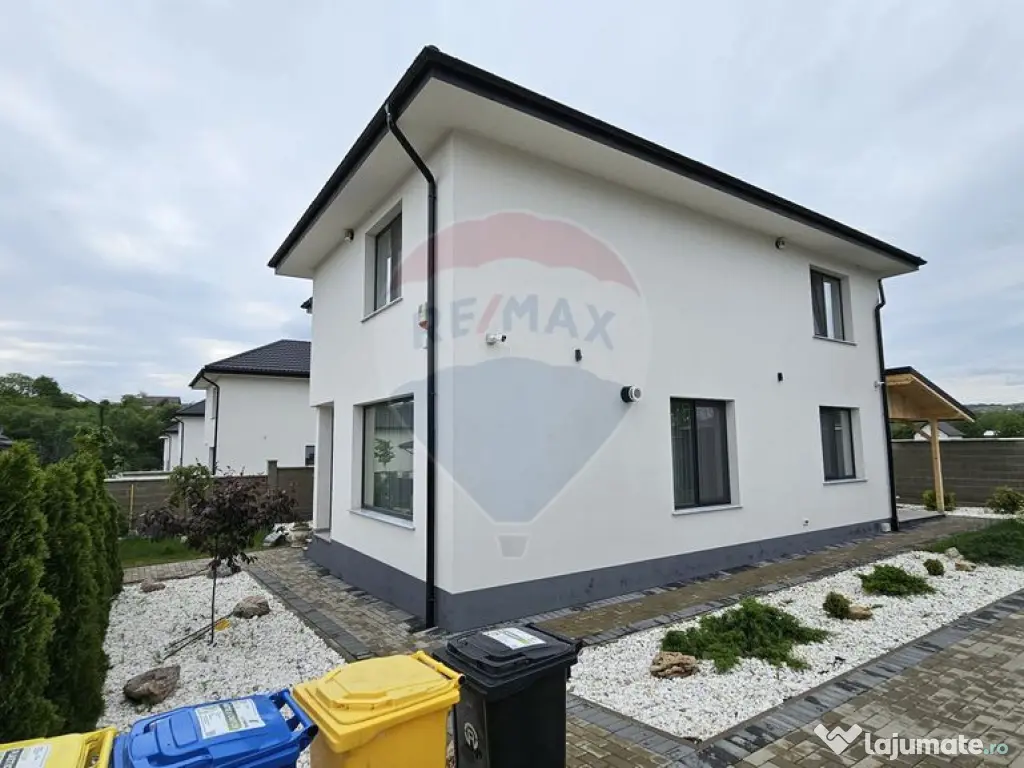 Vilă de lux cu 5 camere de vânzare in Ipotesti, Suceava 