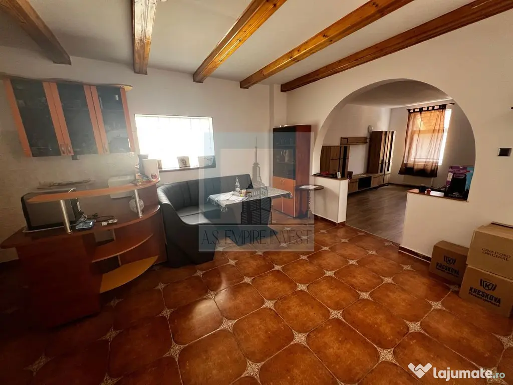Casa /Villa 3 camere mobilata/utilata - zona Centrul Civic