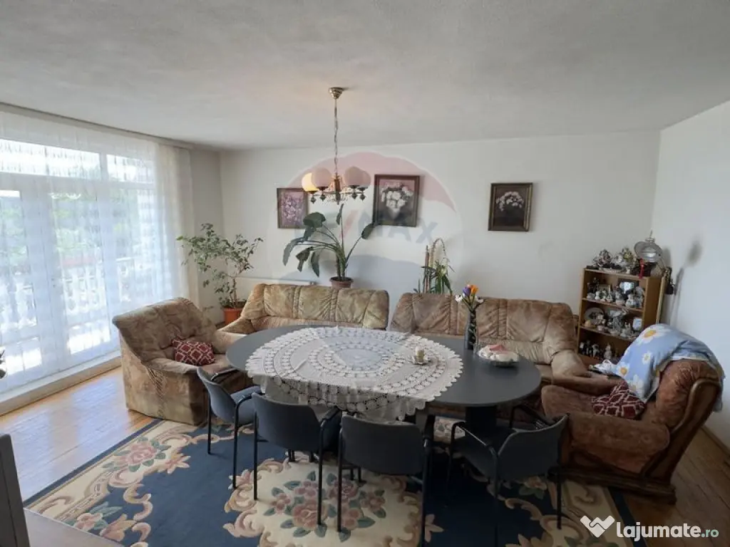 DE VANZARE CASA CU TEREN IN ZONA PREMIUM 