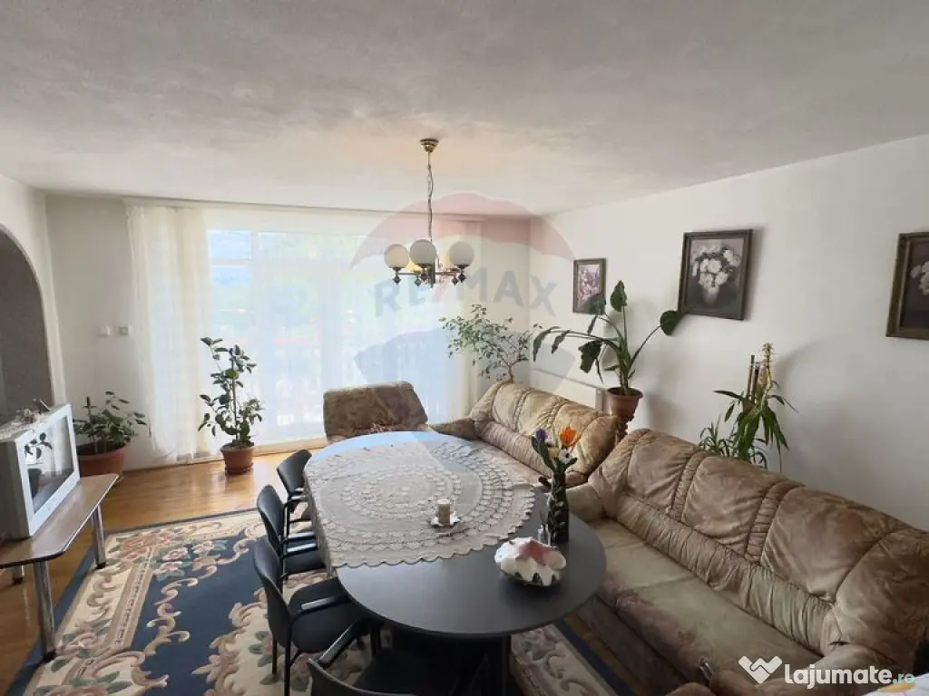 DE VANZARE CASA CU TEREN IN ZONA PREMIUM 