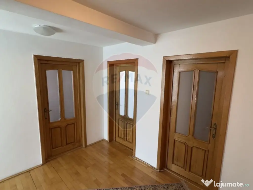 DE VANZARE CASA CU TEREN IN ZONA PREMIUM 