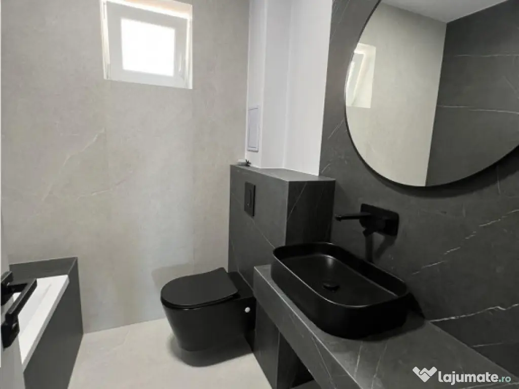 Penthouse cu 3 camere 2 bai si 2 terase zona Calea Surii Mic