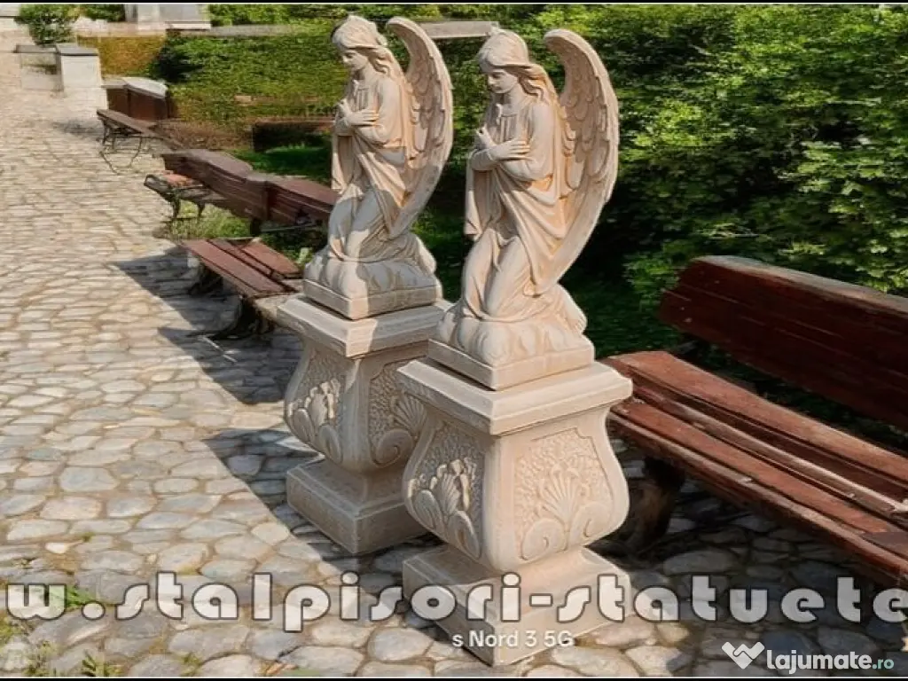 Set doi îngerași cu soclu, galben antichizat, model S27-S59. 