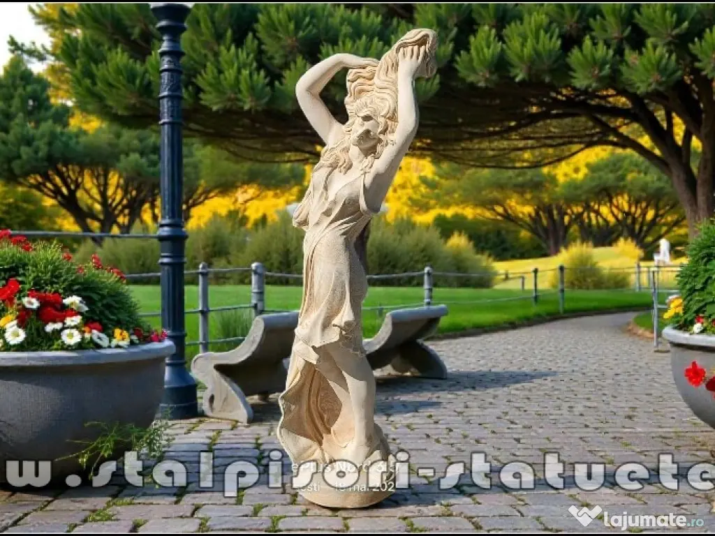 Statuetă Venus cu părul lung, galben patinat, model S71. 