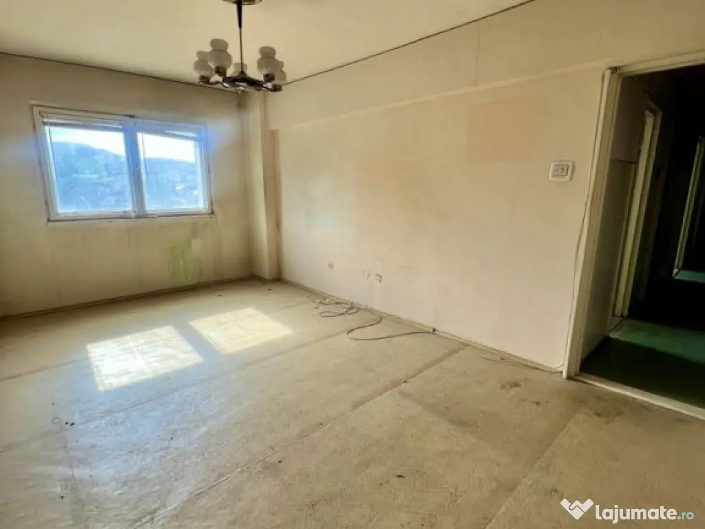 Apartament 3 camere decomandat zona Grivitei 