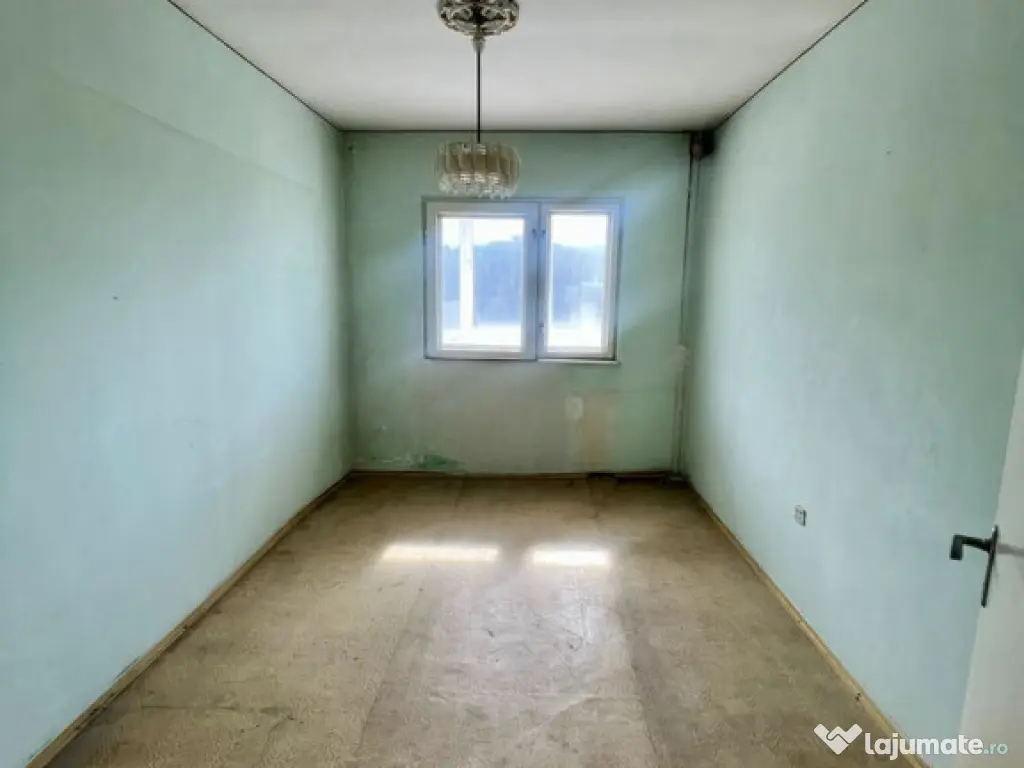 Apartament 3 camere decomandat zona Grivitei 