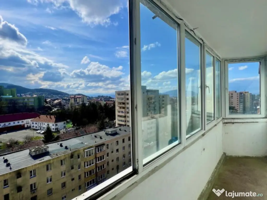 Apartament 3 camere decomandat zona Grivitei 