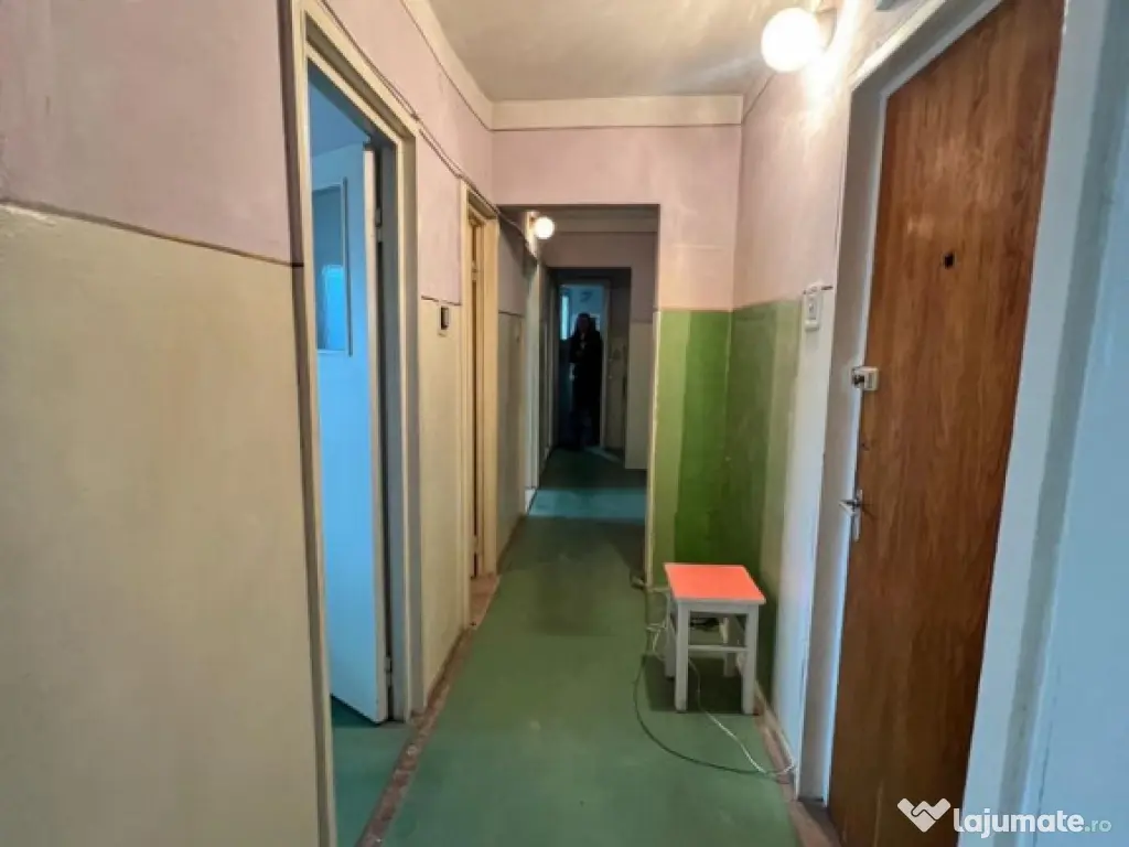 Apartament 3 camere decomandat zona Grivitei 