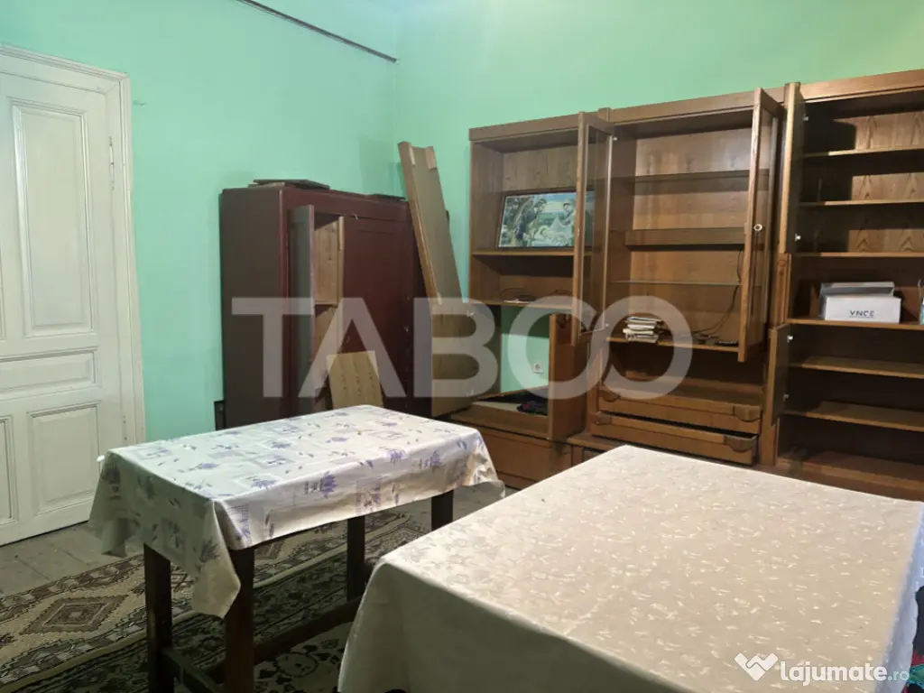 Casa cu potential de investitie in centrul satului 1540 mp t 
