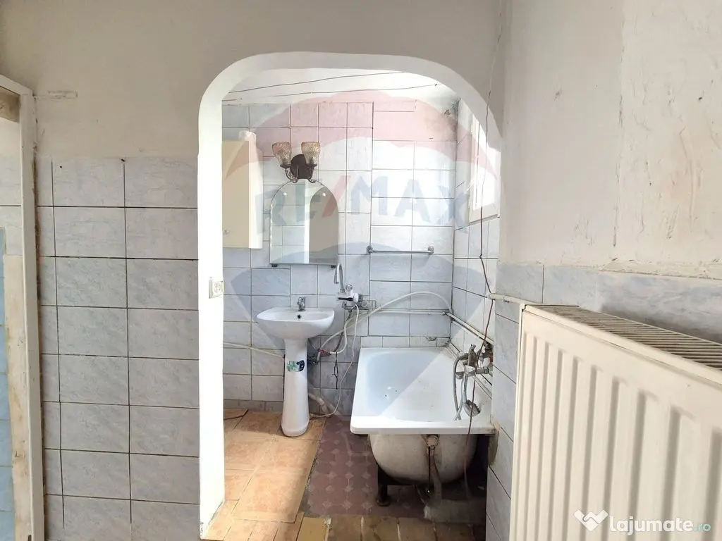 Casa de vanzare pretabila locuinta sau afacere | 13 Septe... 