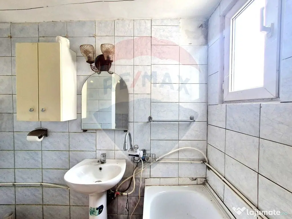 Casa de vanzare pretabila locuinta sau afacere | 13 Septe... 