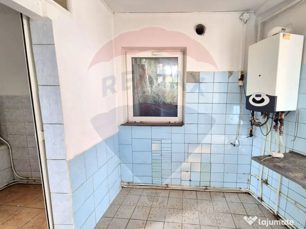 Casa de vanzare pretabila locuinta sau afacere | 13 Septe... 