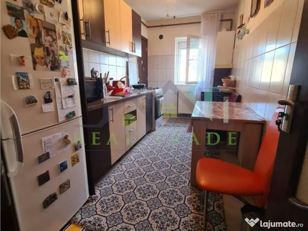 Apartament 2 camere decomandat Astra Carpatilor 