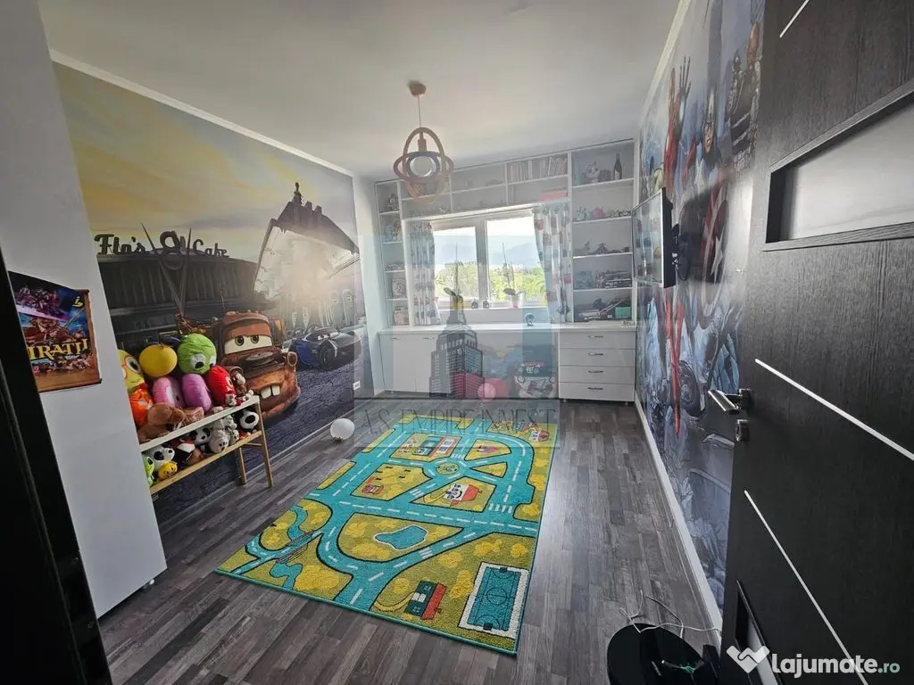 De vanzare apartament 3 camere/zona Rulmentul 