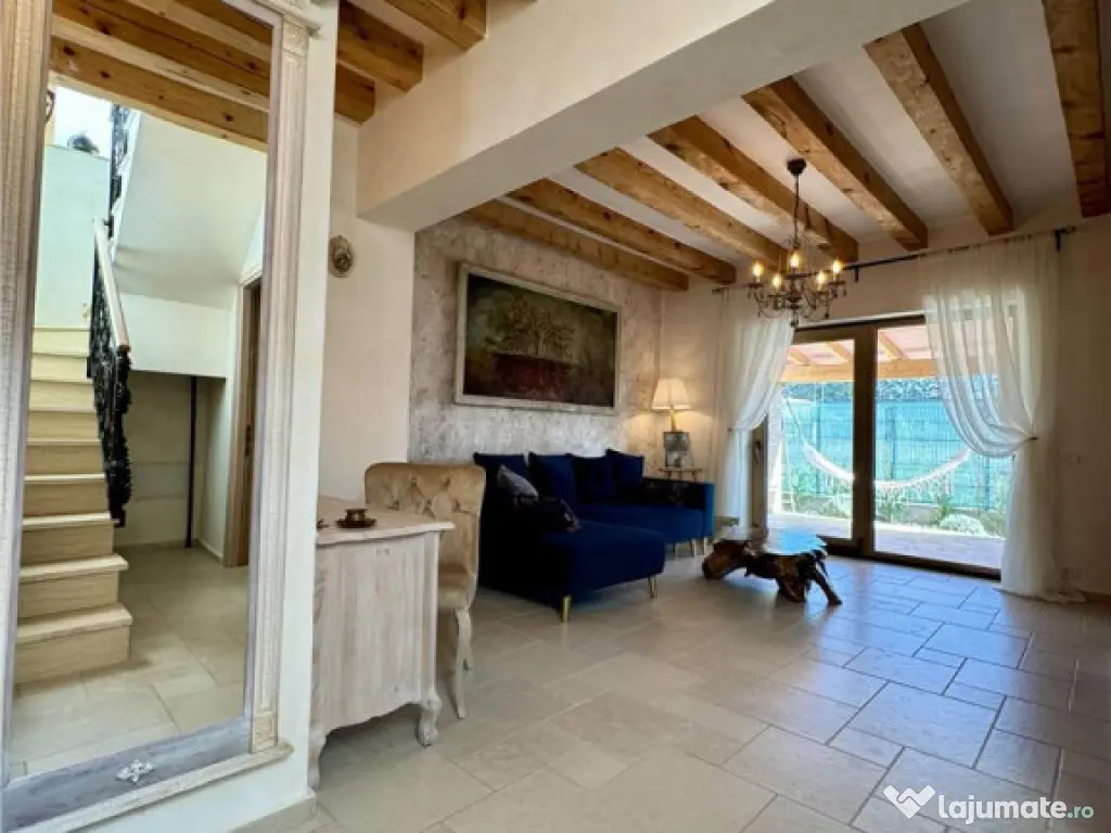 Casa de 4 camere , zona Tractorul 