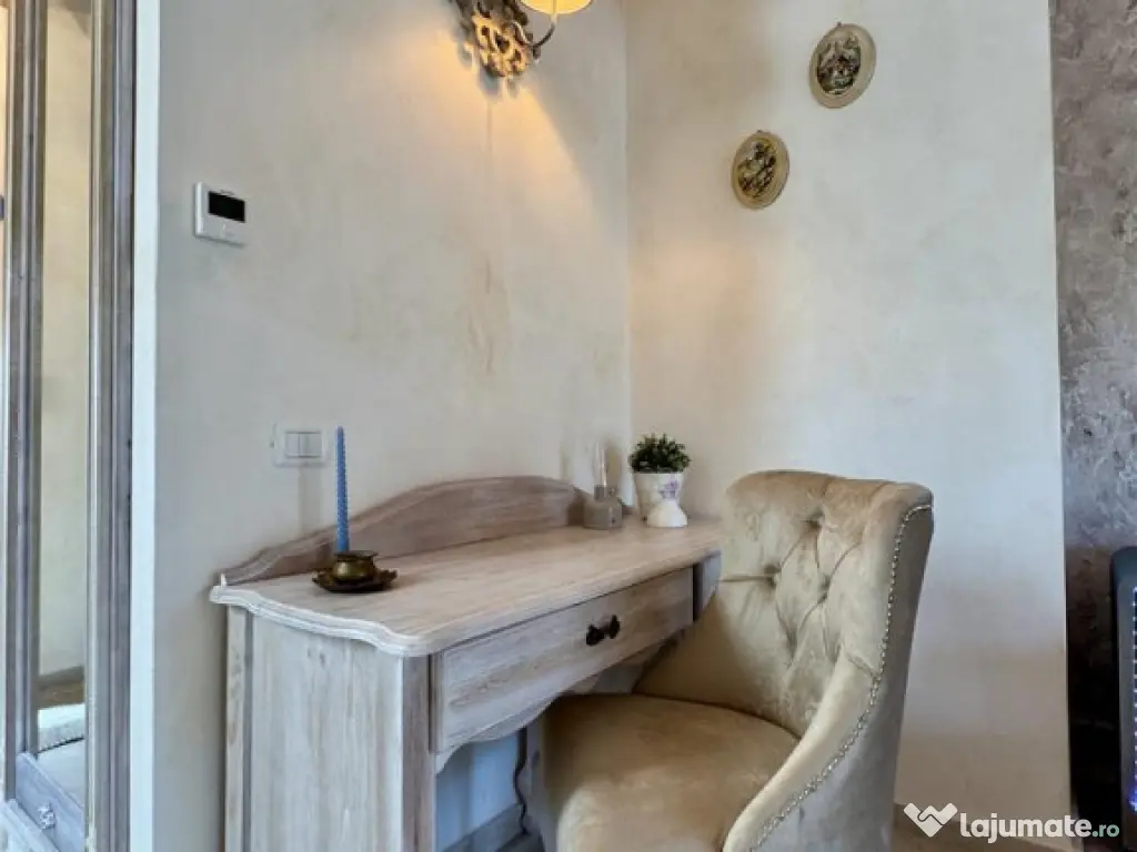 Casa de 4 camere , zona Tractorul 