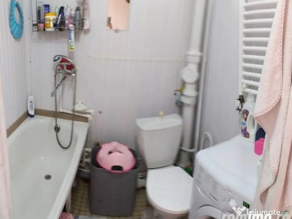 1 camera in zona Punctele Cardinale