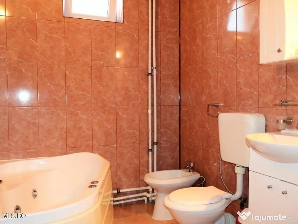 Mamaia Nord - Langa Mare, pensiune la cheie, 11 camere, 9...