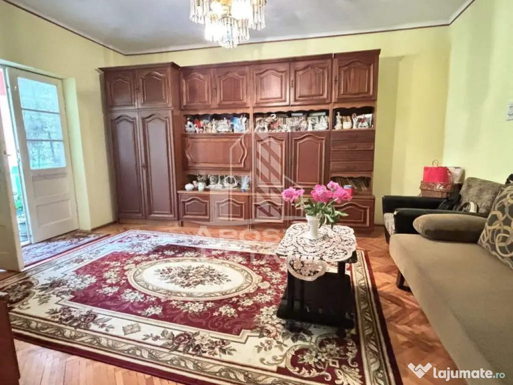 Casa spatioasa, teren 1348 mp, Giarmata 