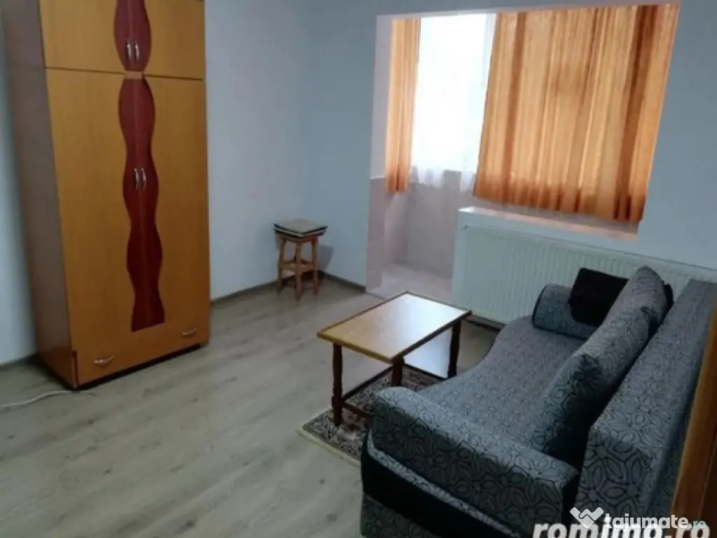 1 camera in zona Dacia