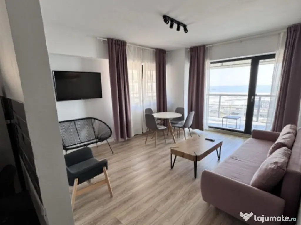 Mamaia Central apartament 2 camere decomandat, vedere la mar 