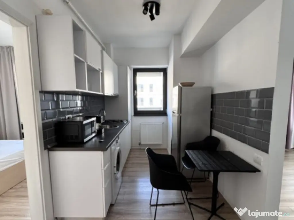 Mamaia Central apartament 2 camere decomandat, vedere la mar 