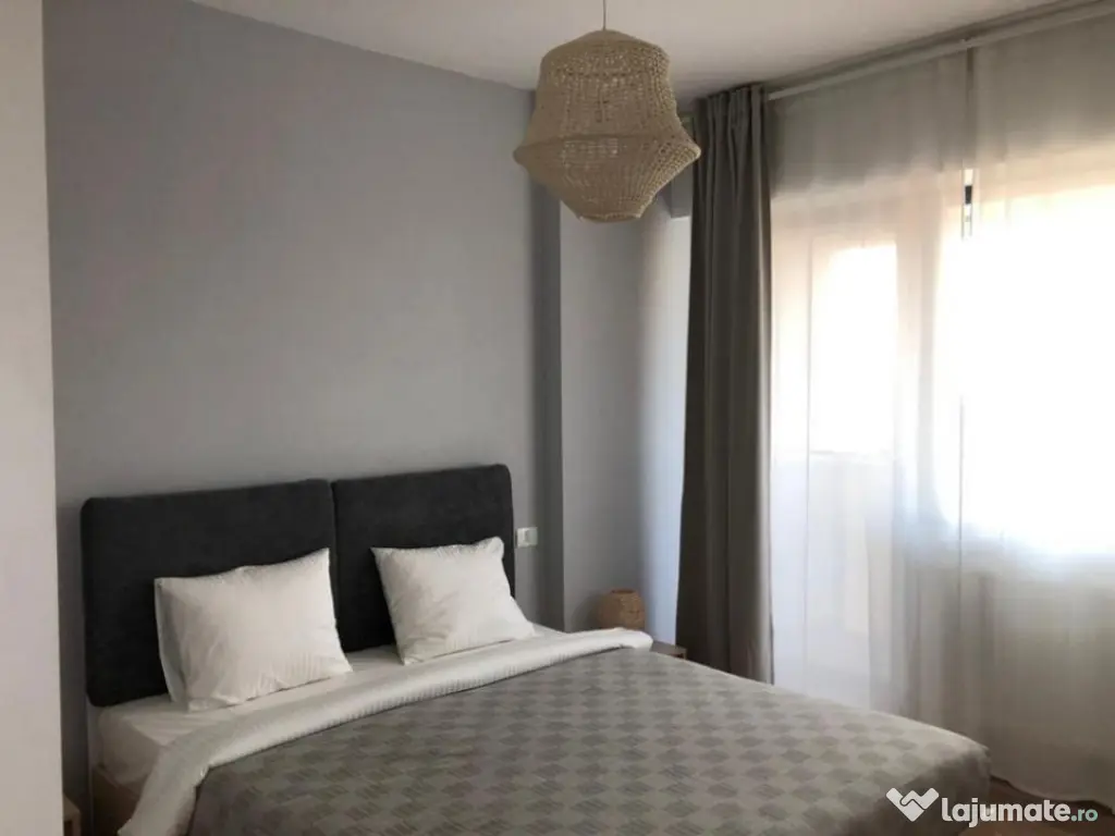 Mamaia Central apartament 2 camere decomandat, vedere la mar 