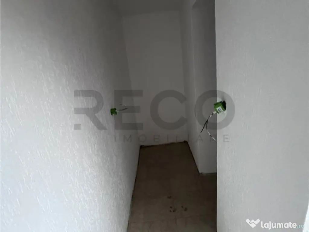 RECO, casa in Sinteu, aproape de Huta Slavia