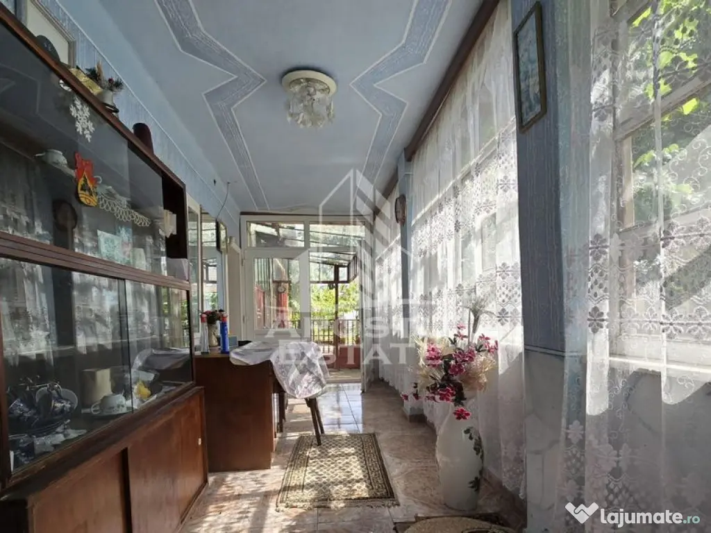 Casa 6 camere, Sandra, Teren 2217 mp