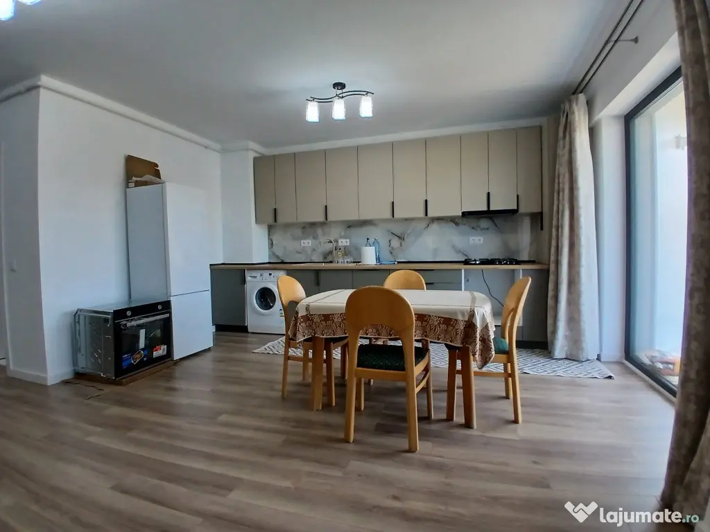 Aprtament de închiriat 2 camere, zona Libertății