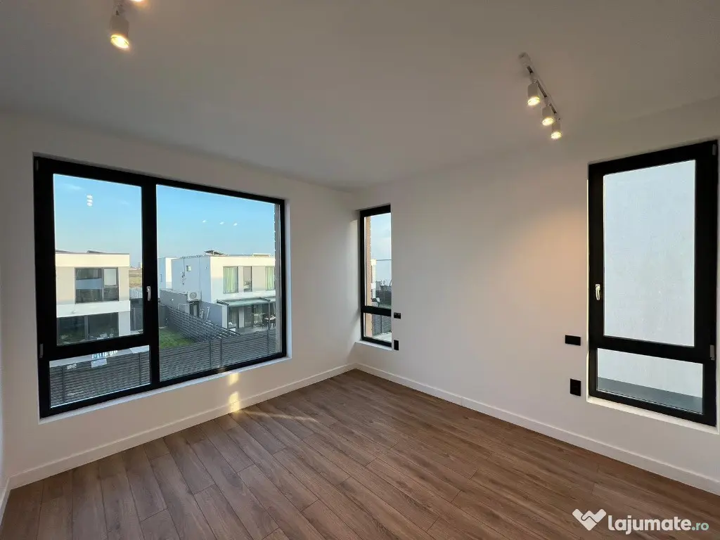 LA CHEIE! gata de mutare The Class Villas Tunari, TEREN 300 MP 