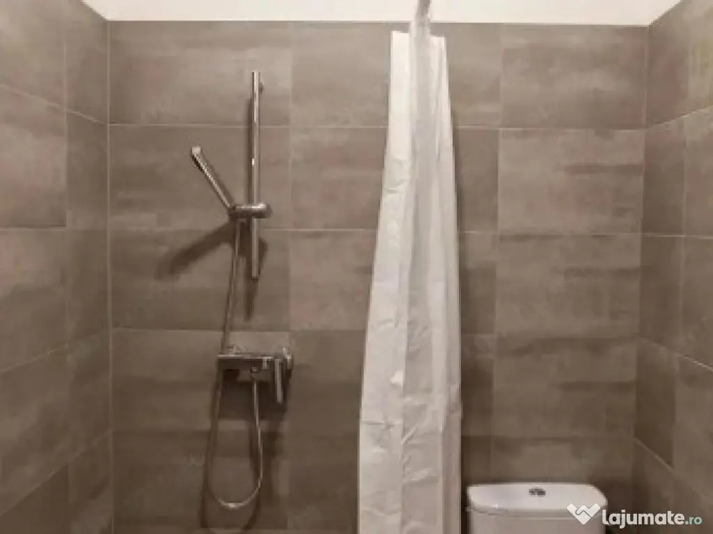 Garsoniera in zona Izvor