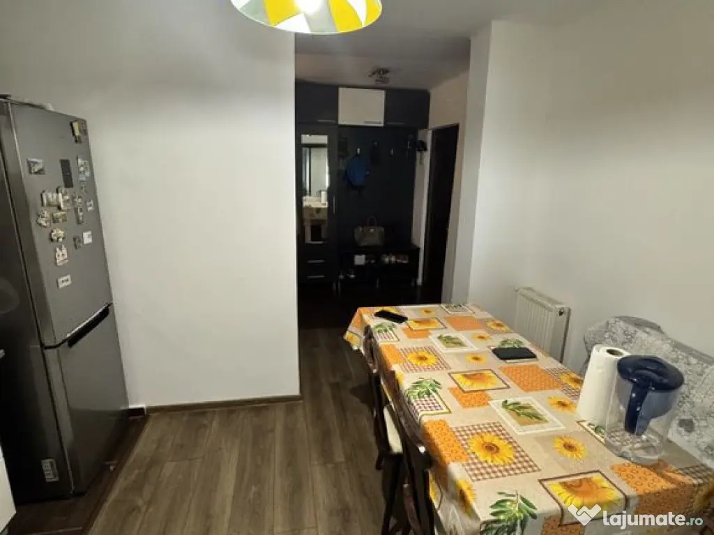 Apartament 3 camere decomandat FAR 