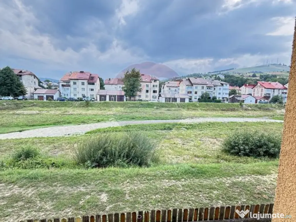 Casă / Vilă cu 5 camere de vânzare în zona Central Gu... 